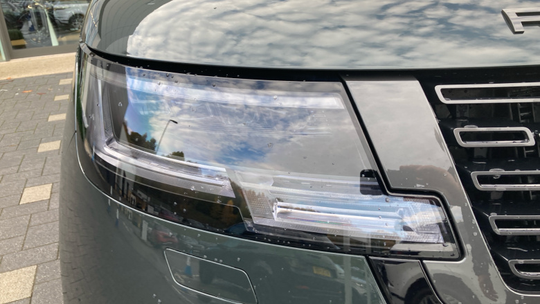 Land Rover Range Rover 3.0 D300 SE 4dr Auto Diesel Estate